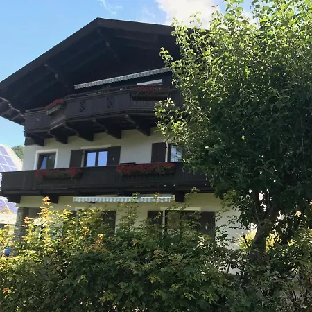 Haus Pankratz 公寓 *
