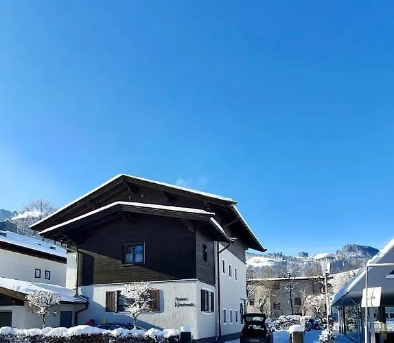 Haus Pankratz شقة